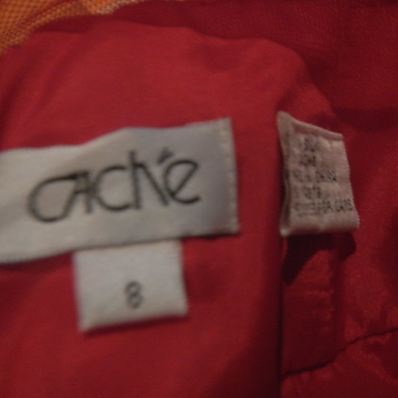 Red Formal Gown - Cache Size 8 - Picture 7 of 7